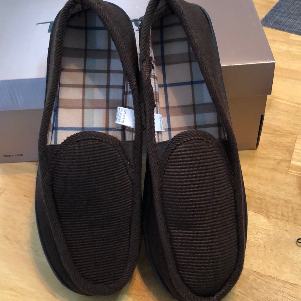 NWOT Brown Corduroy/Foam House Slip-ons SzM9/10
